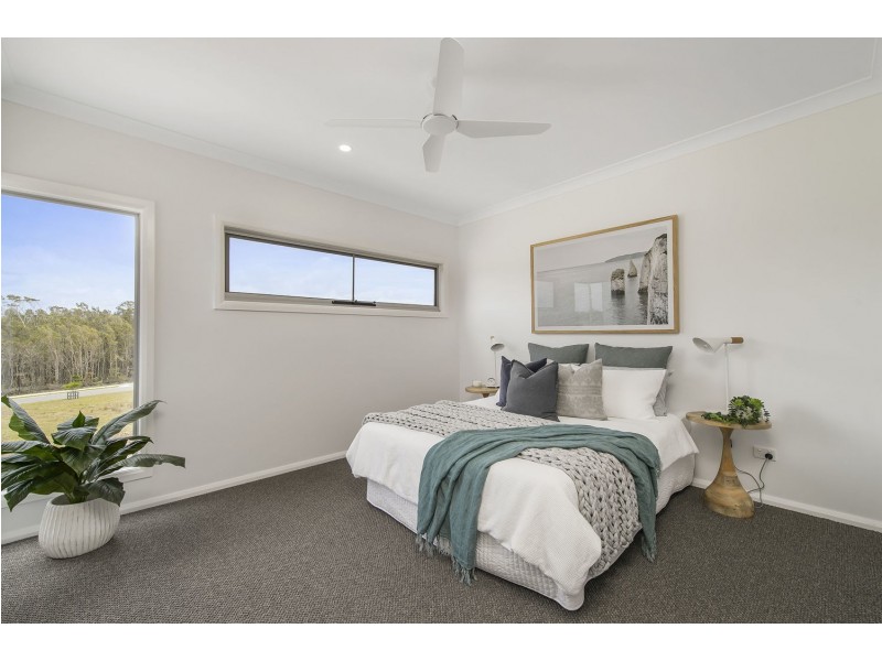 1 Sandy Shores, Lake Cathie NSW 2445