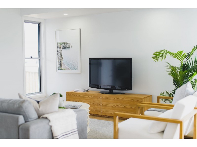 1 Sandy Shores, Lake Cathie NSW 2445