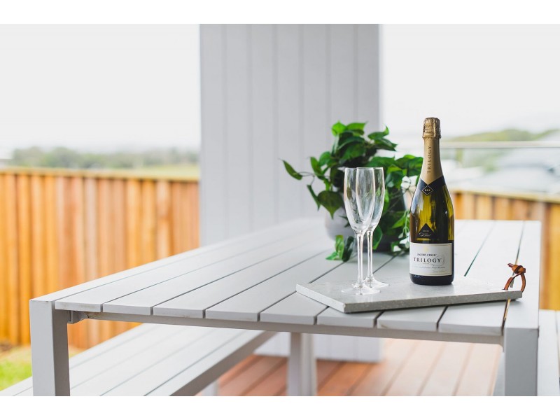 1 Sandy Shores, Lake Cathie NSW 2445