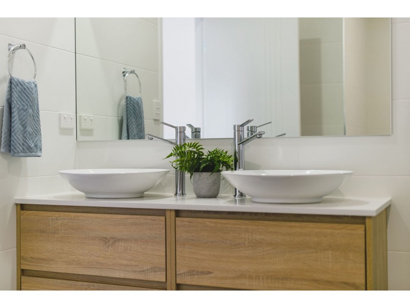 1 Sandy Shores, Lake Cathie NSW 2445