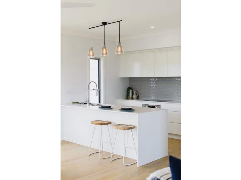 1 Sandy Shores, Lake Cathie NSW 2445