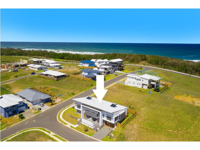 1 Sandy Shores, Lake Cathie NSW 2445