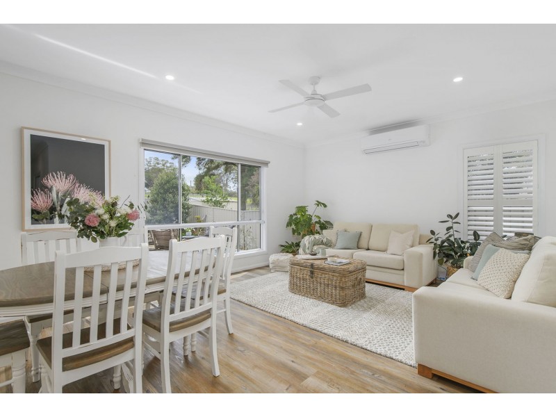 242 John Oxley Drive, Thrumster NSW 2444