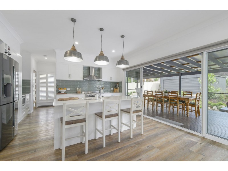 242 John Oxley Drive, Thrumster NSW 2444