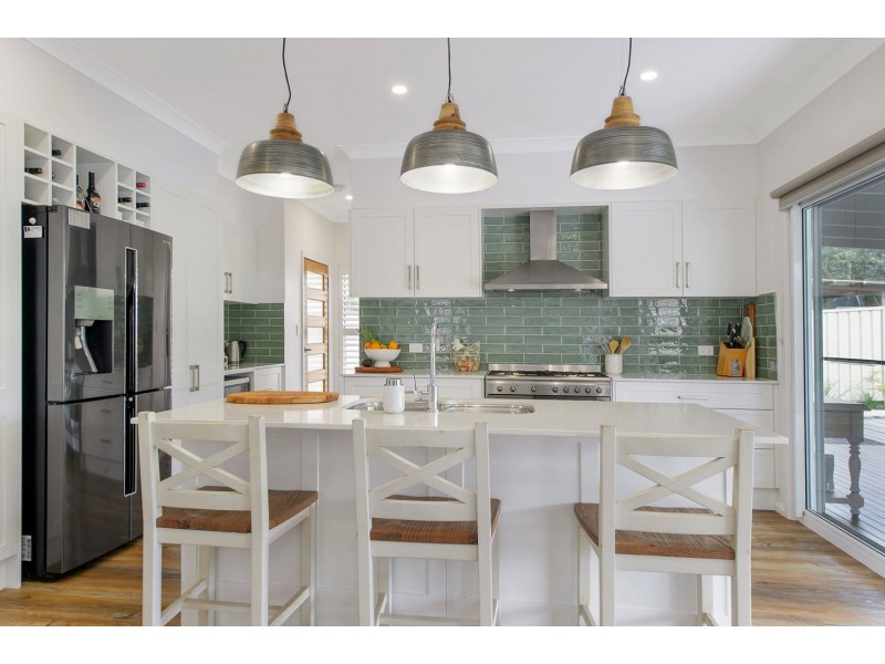 242 John Oxley Drive, Thrumster NSW 2444