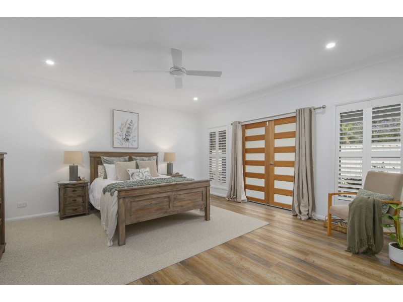 242 John Oxley Drive, Thrumster NSW 2444