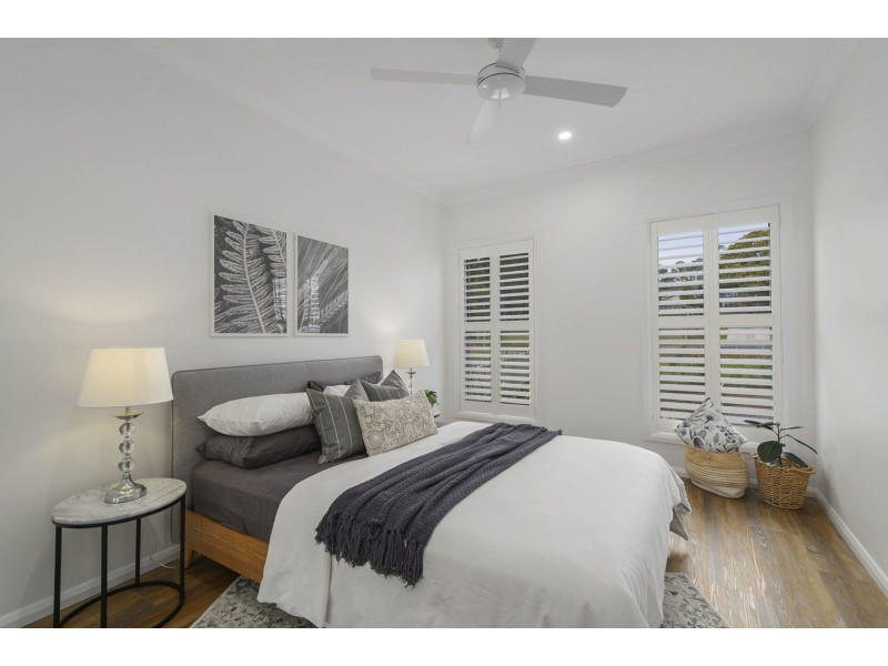 242 John Oxley Drive, Thrumster NSW 2444