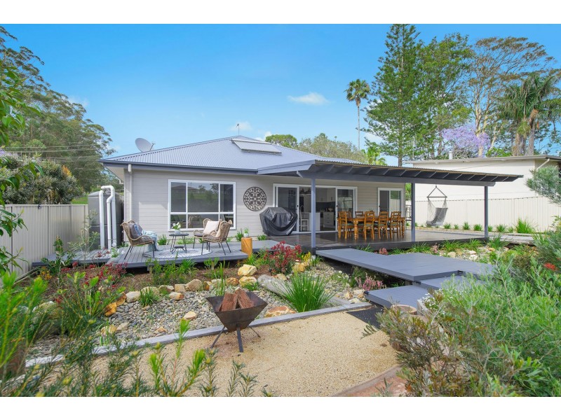 242 John Oxley Drive, Thrumster NSW 2444