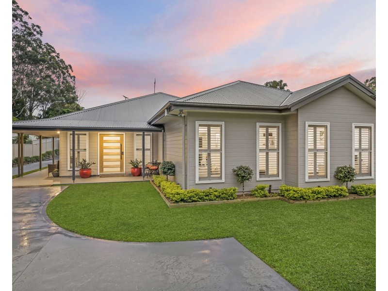 242 John Oxley Drive, Thrumster NSW 2444