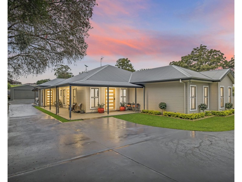 242 John Oxley Drive, Thrumster NSW 2444