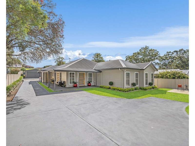 242 John Oxley Drive, Thrumster NSW 2444