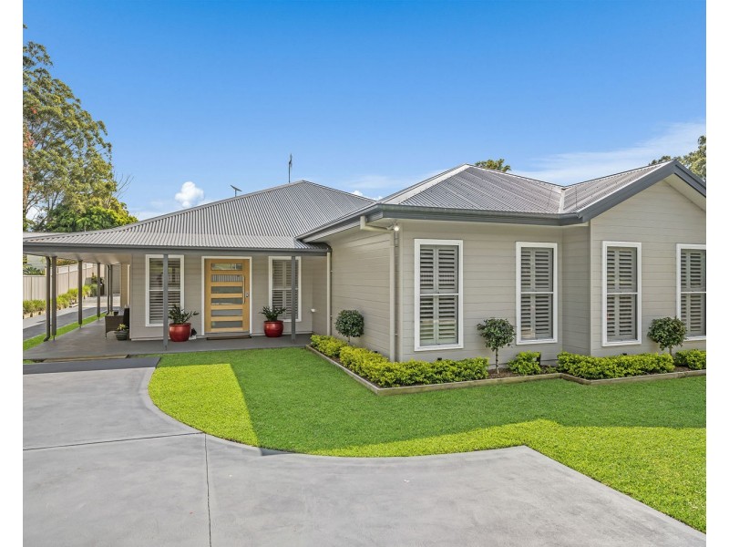 242 John Oxley Drive, Thrumster NSW 2444