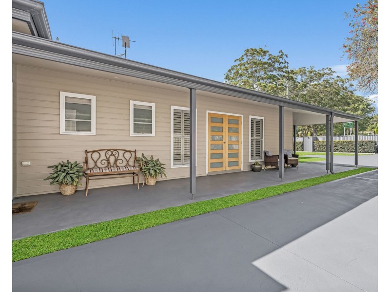 242 John Oxley Drive, Thrumster NSW 2444