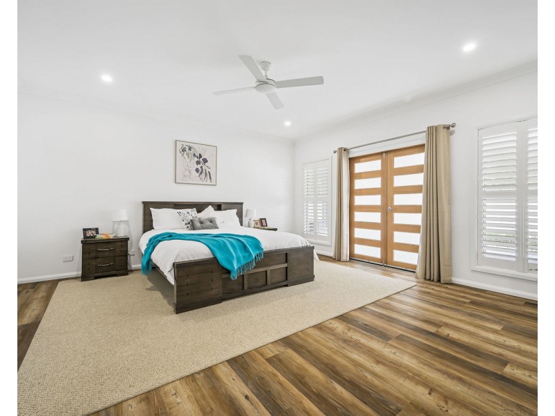 242 John Oxley Drive, Thrumster NSW 2444