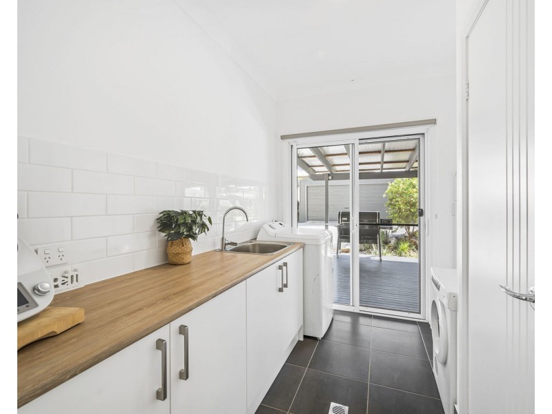 242 John Oxley Drive, Thrumster NSW 2444