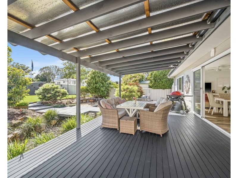 242 John Oxley Drive, Thrumster NSW 2444