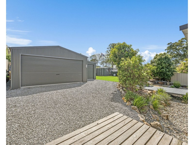 242 John Oxley Drive, Thrumster NSW 2444