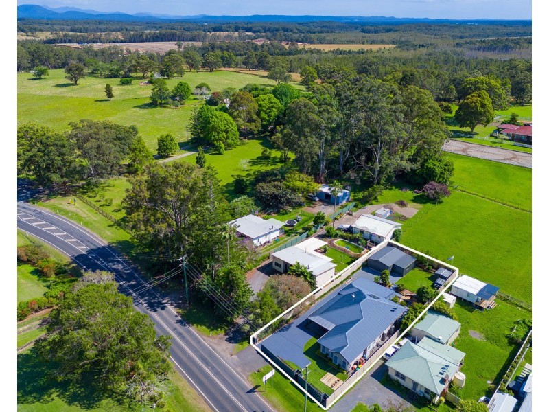 242 John Oxley Drive, Thrumster NSW 2444