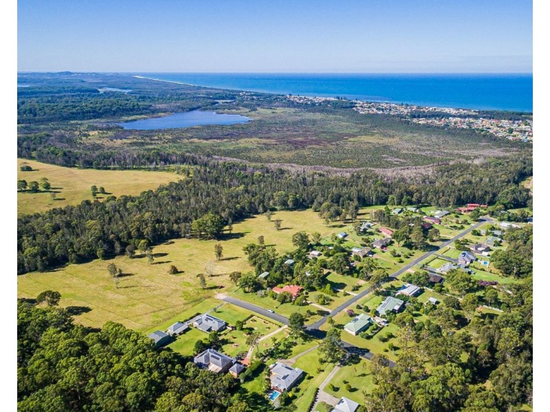 6 Platypus Parade, Lake Cathie NSW 2445
