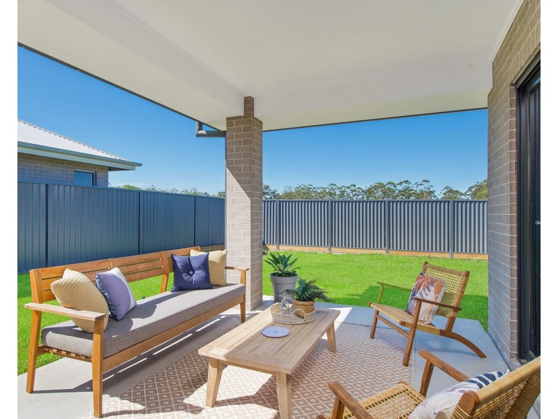 12 Wainscot Ave, Thrumster NSW 2444