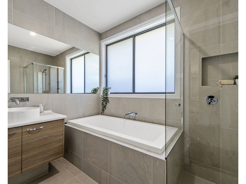 12 Wainscot Ave, Thrumster NSW 2444