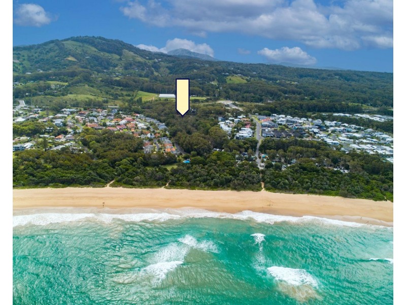 11 Gumtree Glen (Crystal Waters), Sapphire Beach NSW 2450