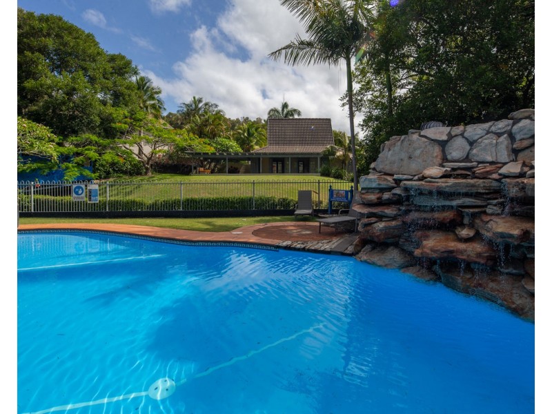 11 Gumtree Glen (Crystal Waters), Sapphire Beach NSW 2450
