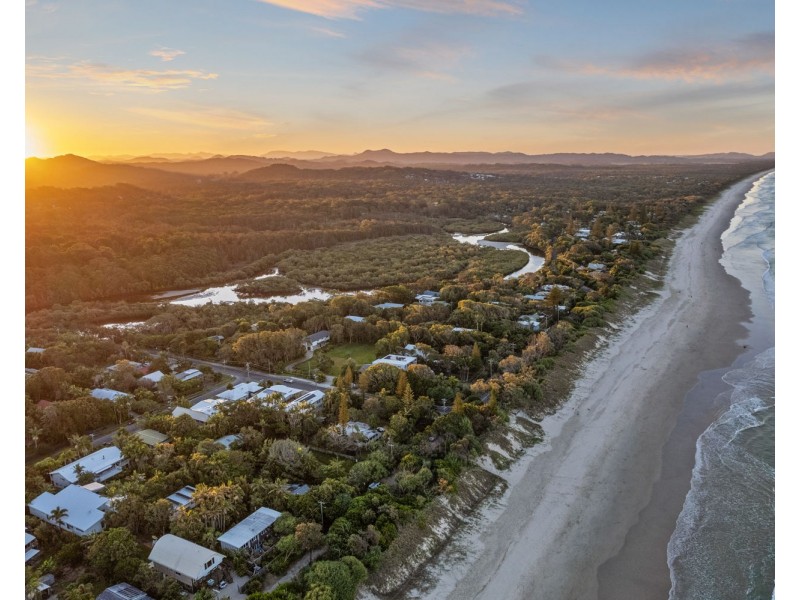 9 The Esplanade, New Brighton NSW 2483