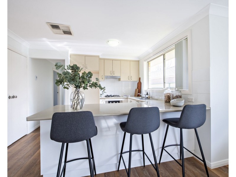 28B Dalbeattie Cres, Dubbo NSW 2830