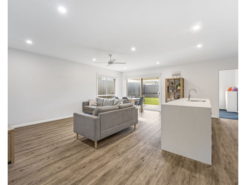 14 Barbuda Way, Lake Cathie NSW 2445