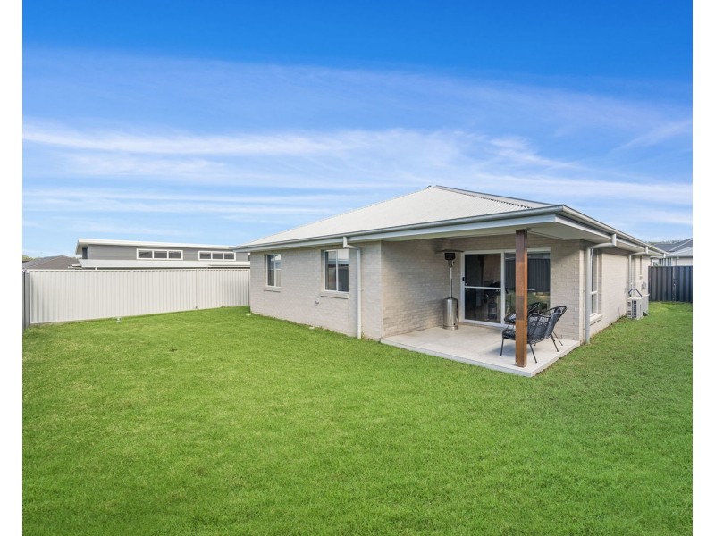 14 Barbuda Way, Lake Cathie NSW 2445