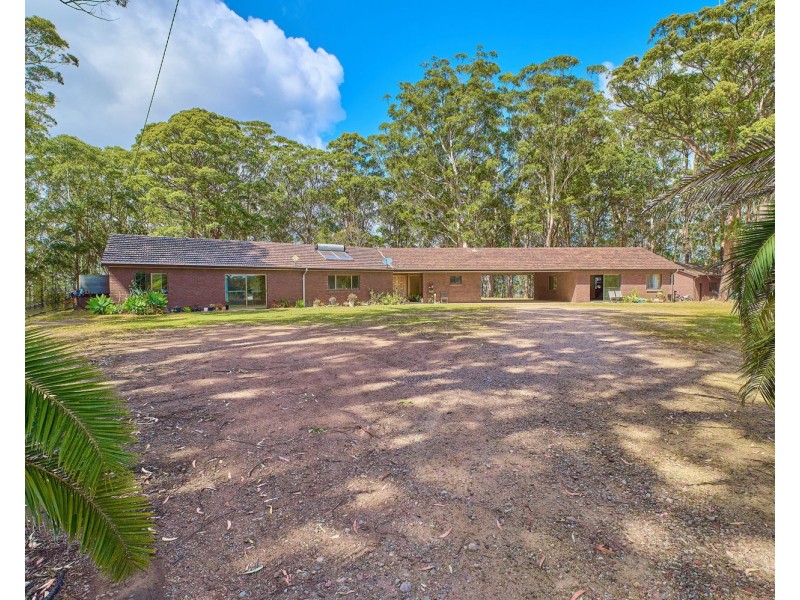 115 Kenwood Drive, Lake Cathie NSW 2445