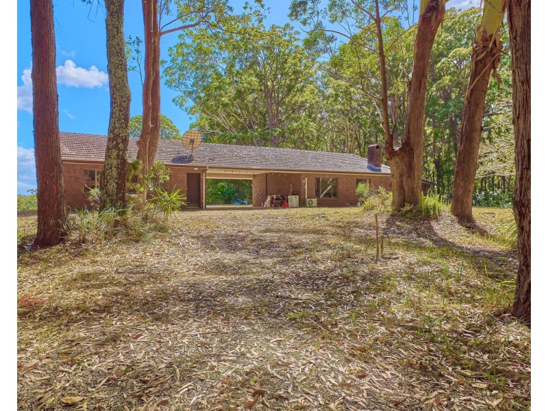 115 Kenwood Drive, Lake Cathie NSW 2445