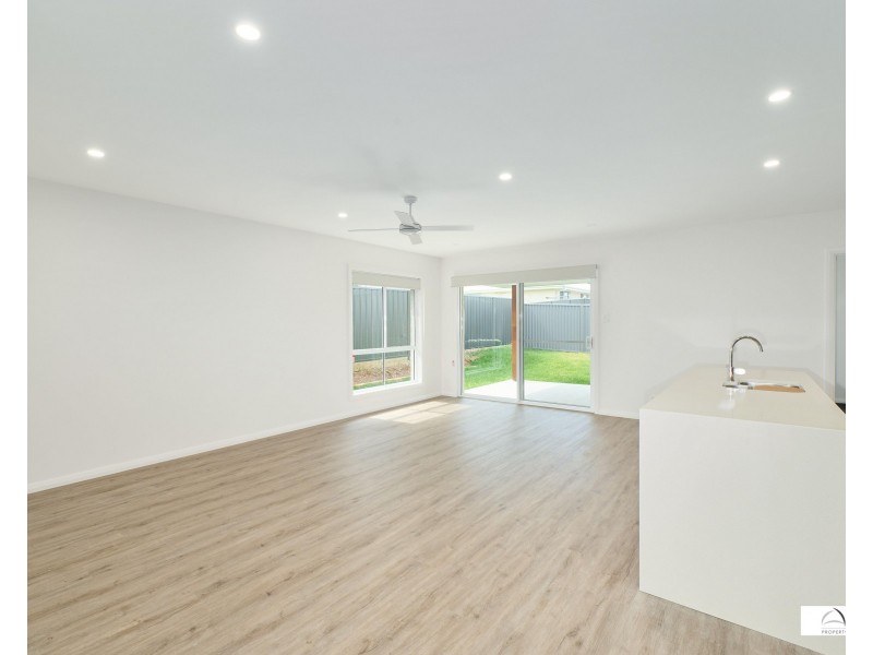 14 Barbuda Way, Lake Cathie NSW 2445