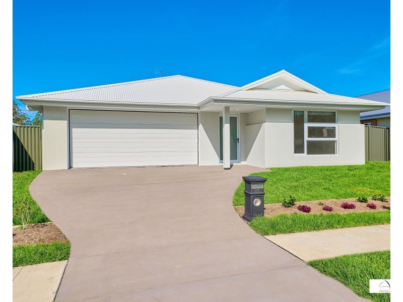 22 Vernon Circuit, Kew NSW 2439