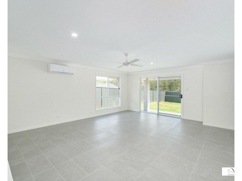 25 Tiger Quoll Drive, Lake Cathie NSW 2445