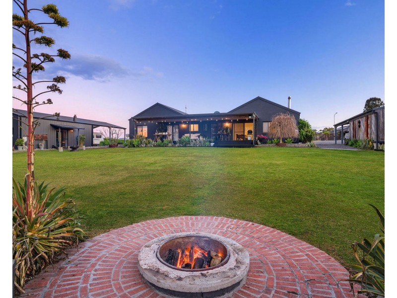 8 Stanley Drive, Beechwood NSW 2446