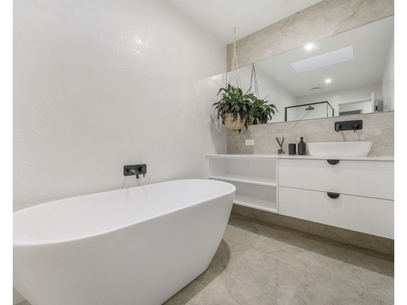 2 Carlyle Avenue, Thrumster NSW 2444