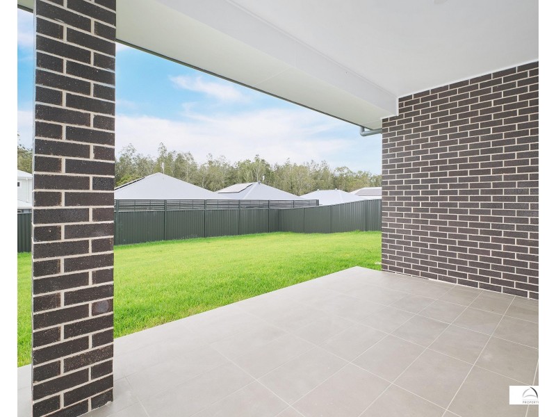 11 Tiger Quoll Drive, Lake Cathie NSW 2445