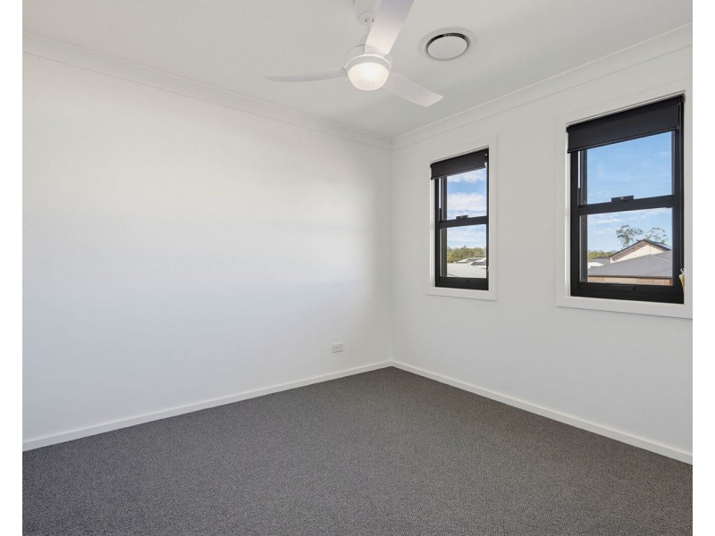 2 Pepperberry Parade, Thrumster NSW 2444