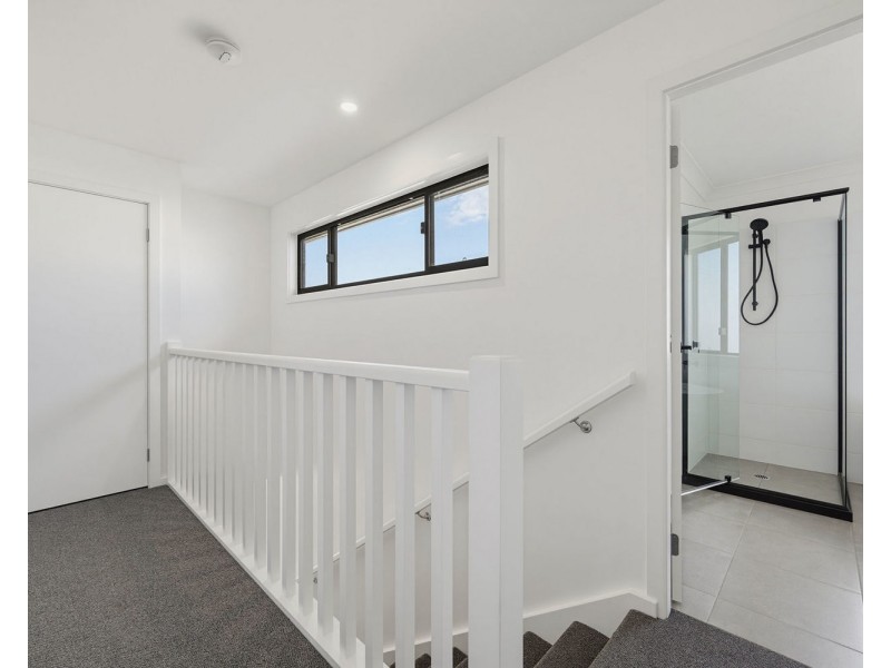 2 Pepperberry Parade, Thrumster NSW 2444