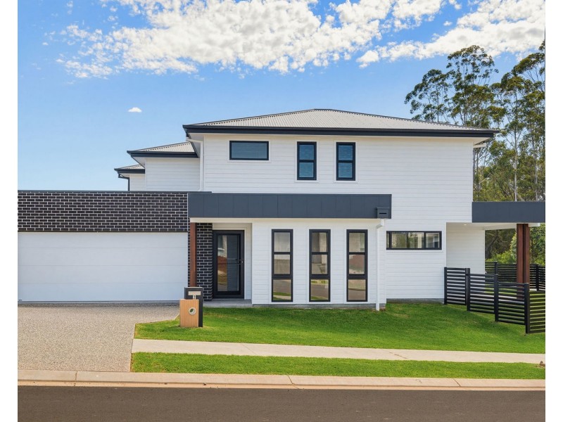 2 Pepperberry Parade, Thrumster NSW 2444