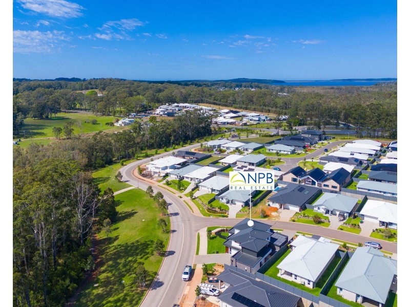 2 Pepperberry Parade, Thrumster NSW 2444