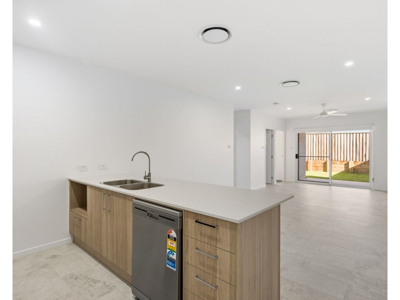 11b Imperial Place, Thrumster NSW 2444