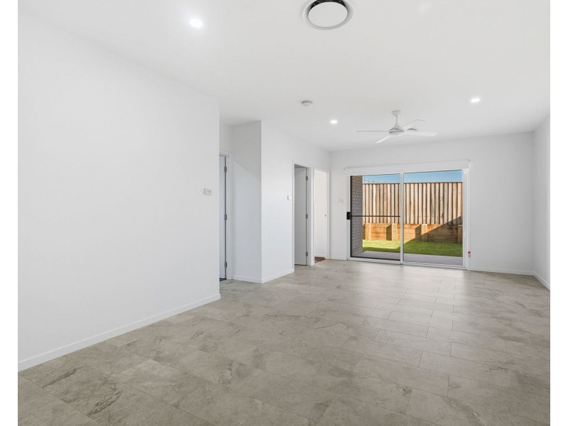 11b Imperial Place, Thrumster NSW 2444