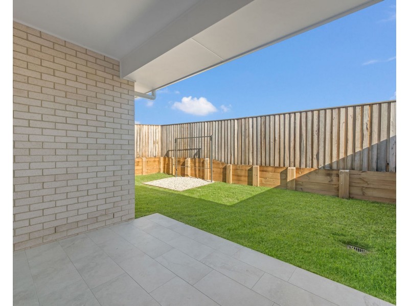 11b Imperial Place, Thrumster NSW 2444