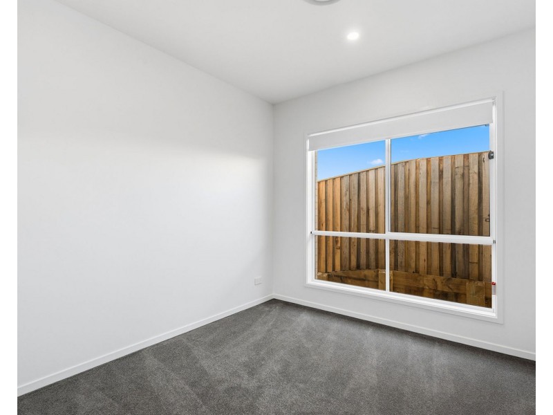 11b Imperial Place, Thrumster NSW 2444