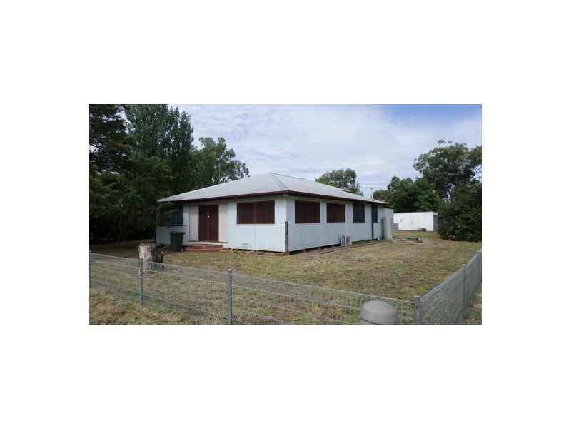 18 NAPIER ST MENDOORAN, Mendooran NSW 2842