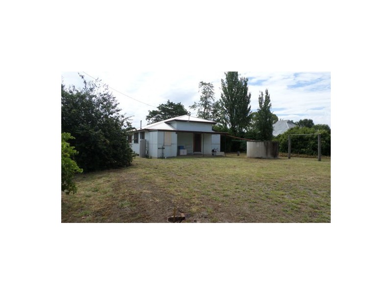 18 NAPIER ST MENDOORAN, Mendooran NSW 2842
