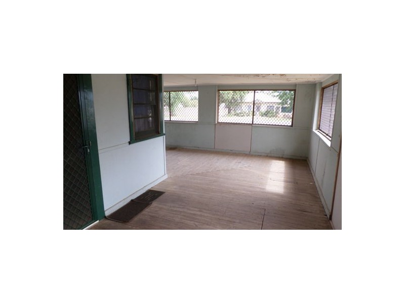 18 NAPIER ST MENDOORAN, Mendooran NSW 2842